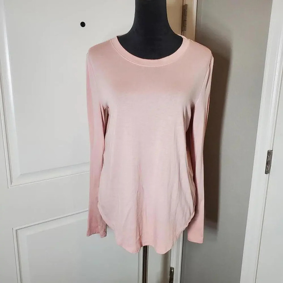 SO Favorite Crew Women's Pink Dusty Rose Long Sleeve Top Size Medium - Picture 2 of 8